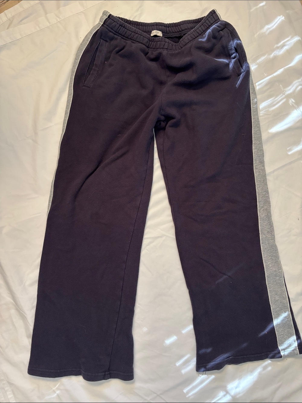 Brandy Melville - Anastasia Side Stripe Sweatpants!!